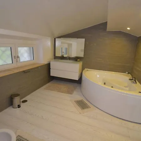Afrodita Tatil Evi